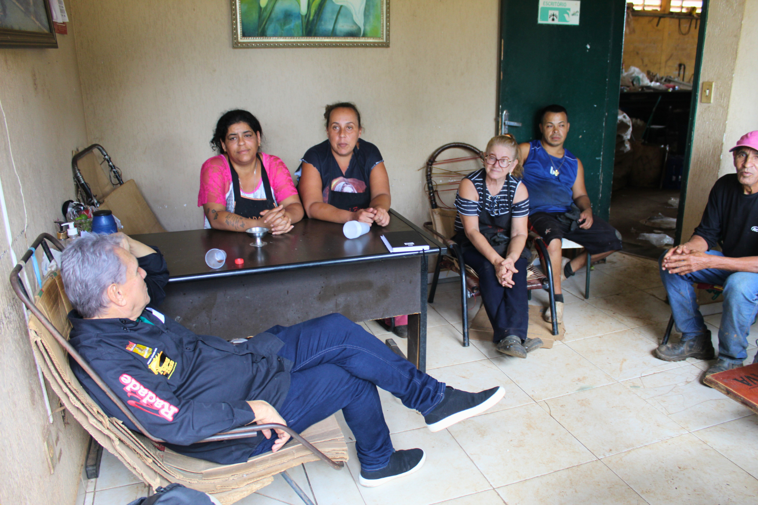 Vereador Nelsinho Luiz visita associação e reforça apoio à reciclagem