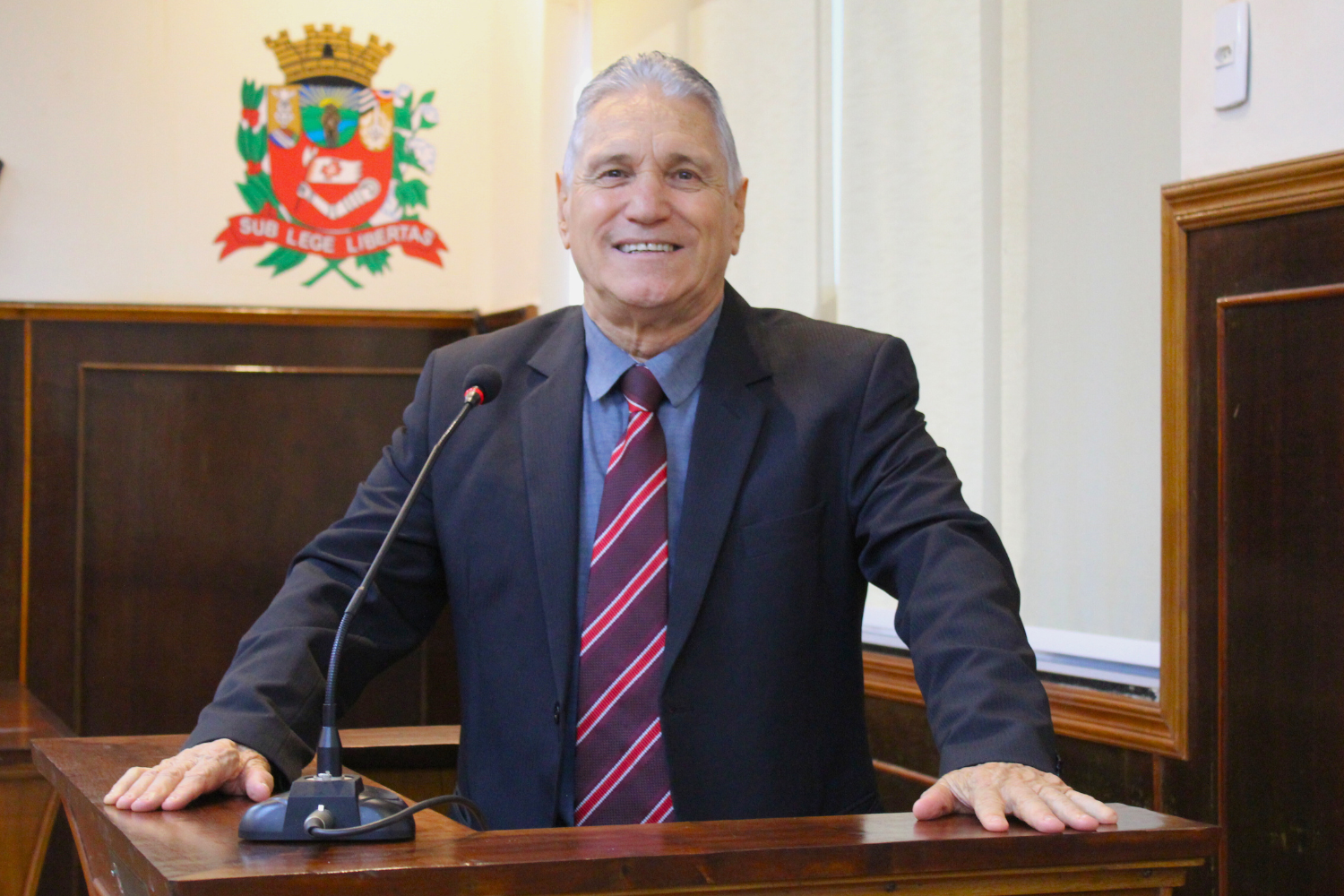 Vereador Nelsinho Luiz solicita ao Executivo Municipal disponibilização gratuita de abafadores de ruído para alunos com TEA nas escolas públicas do Município