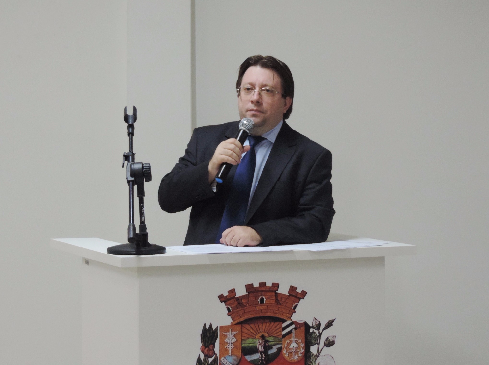 Vereador Leandro Lança apresenta Moções ao deputado estadual Campos Machado, prefeito municipal Toshio Toyota e diretor do Itesp Marco Pilla