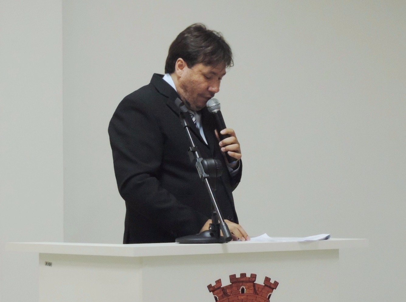 Vereador Douglas Alex Pedro apresenta Moção de Congratulações ao fundador da Associação Atletas do Futuro José Henrique Salla