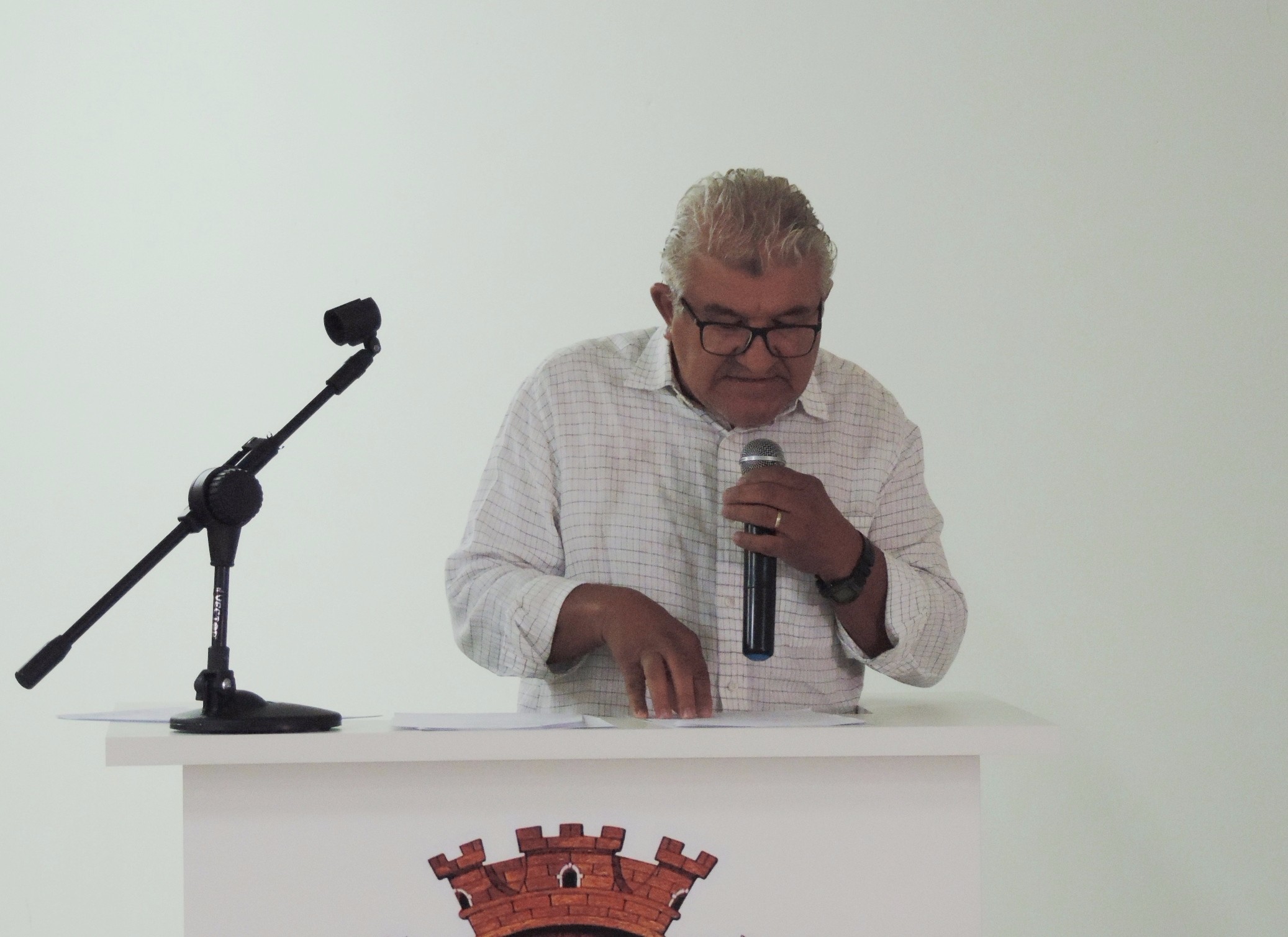 Vereador Jair Gordo solicita ao Executivo informações sobre obra para construção de cobertura para abrigar veículos na Base de Bombeiros