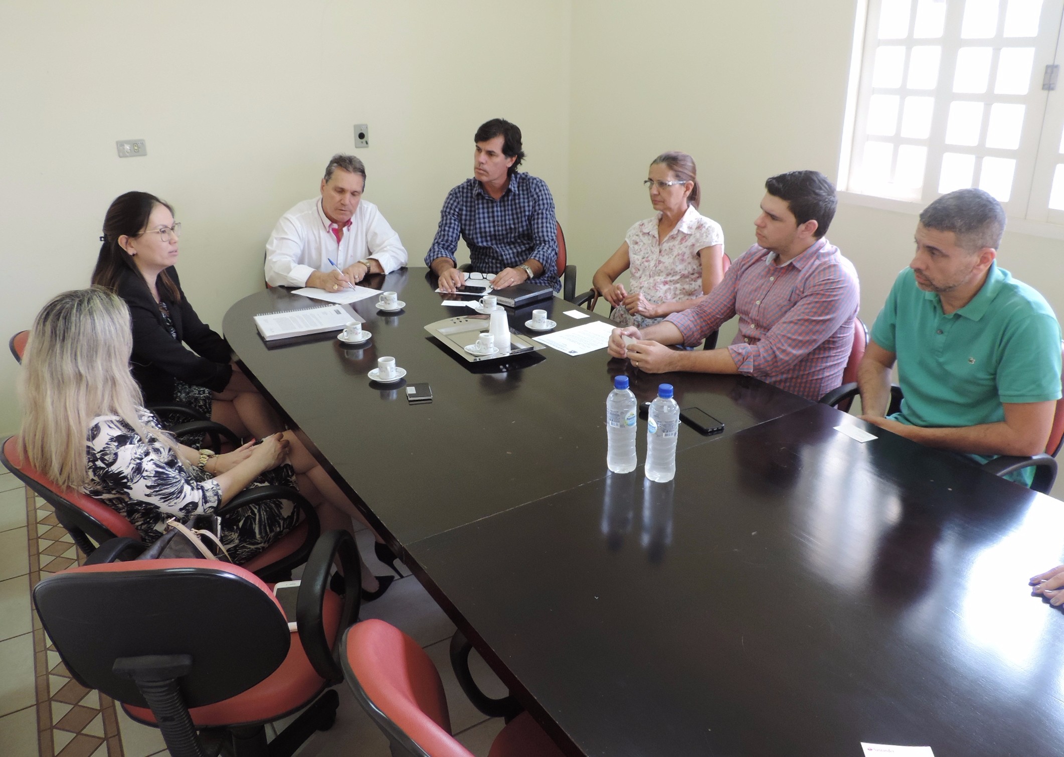 Vereadores recebem representantes do Santander que se desculparam por ofensas promovidas por exposição no Santander Cultural em Porto Alegre