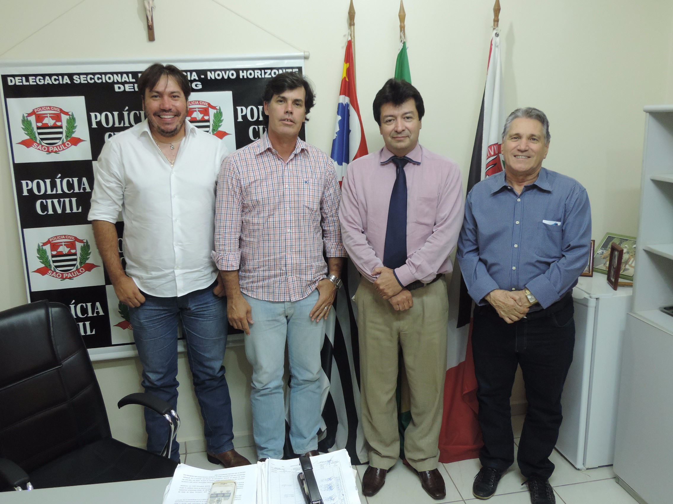 Vereadores solicitam ao Secretário de Segurança e ao Governador do Estado mais policiais civis para o Município e valorização da classe