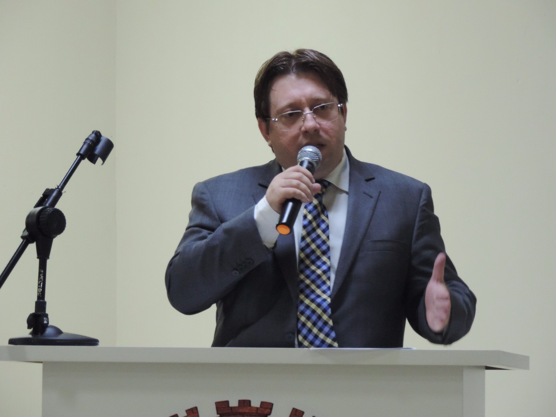 Vereadores solicitam à Empresa Avianca não cobrança de multa sobre passagens de grupo da ETEC que irá participar de Congresso no México