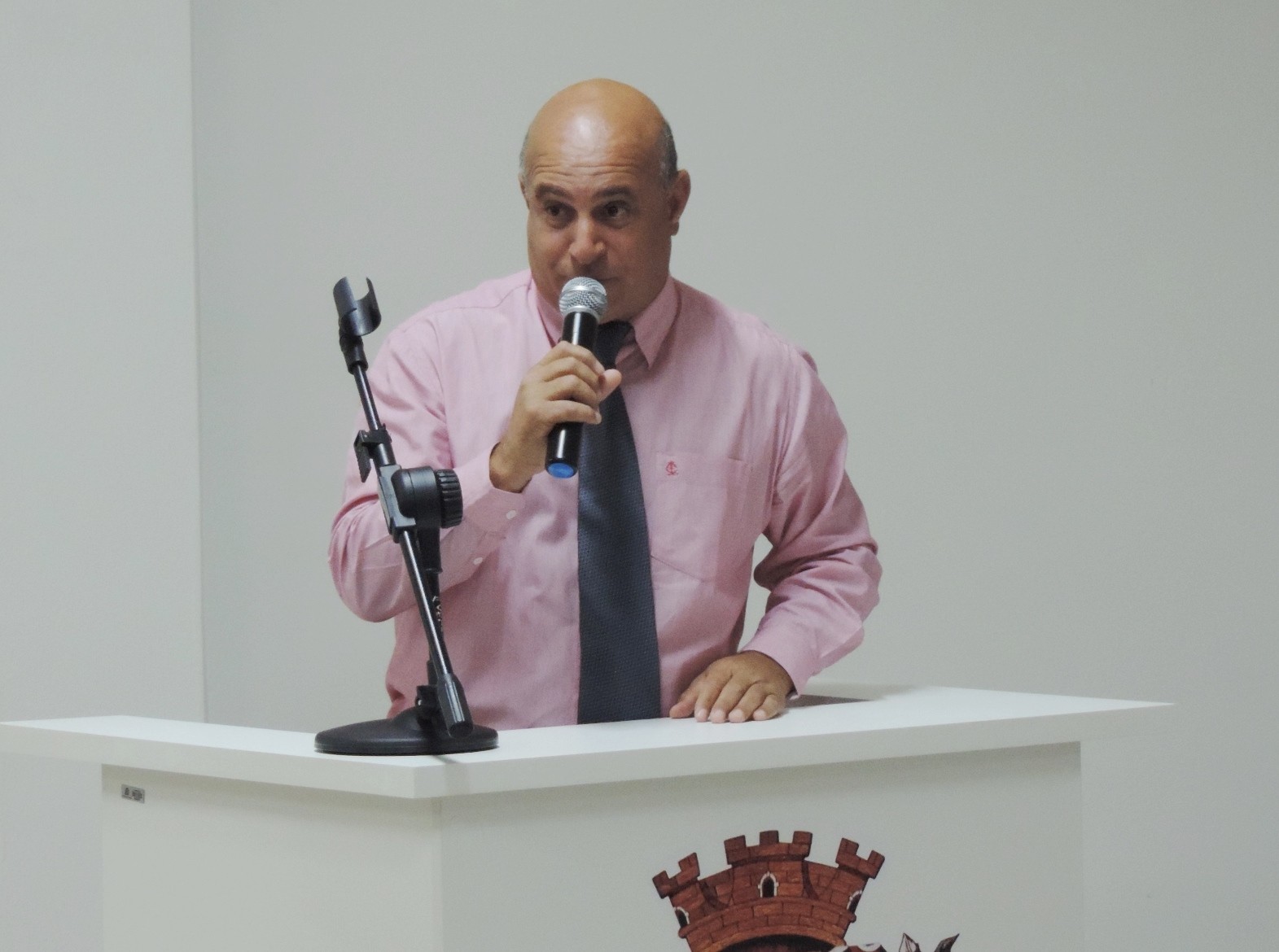 Vereador Ideval do Sinserp solicita ao Executivo informações sobre locação de imóvel para a Diretoria Municipal de Esportes e Lazer