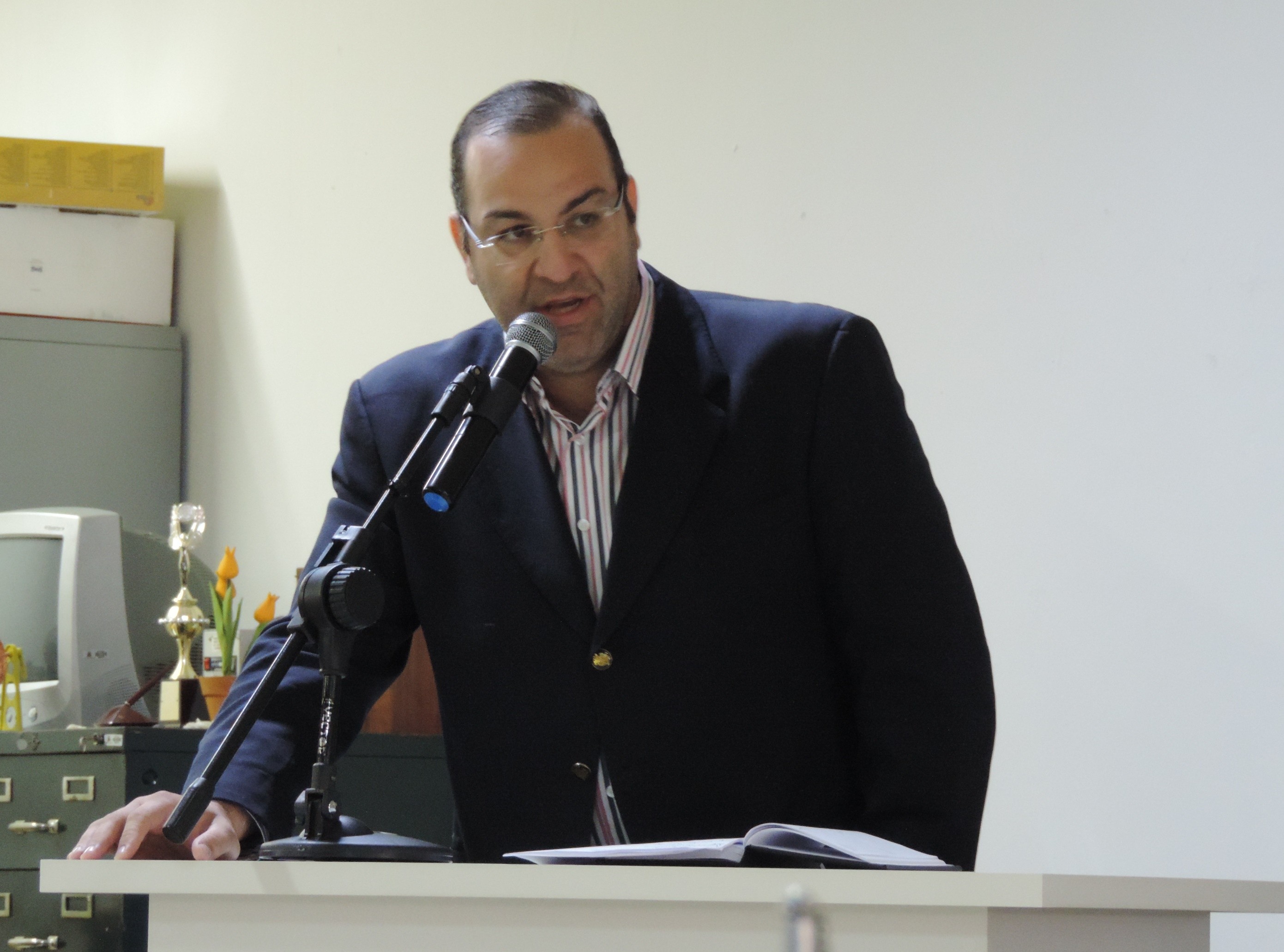 Vereador Amilcar Raphe solicita ao Executivo limpeza e manutenção de praças do Jardim Acapulco e Vale do Sol