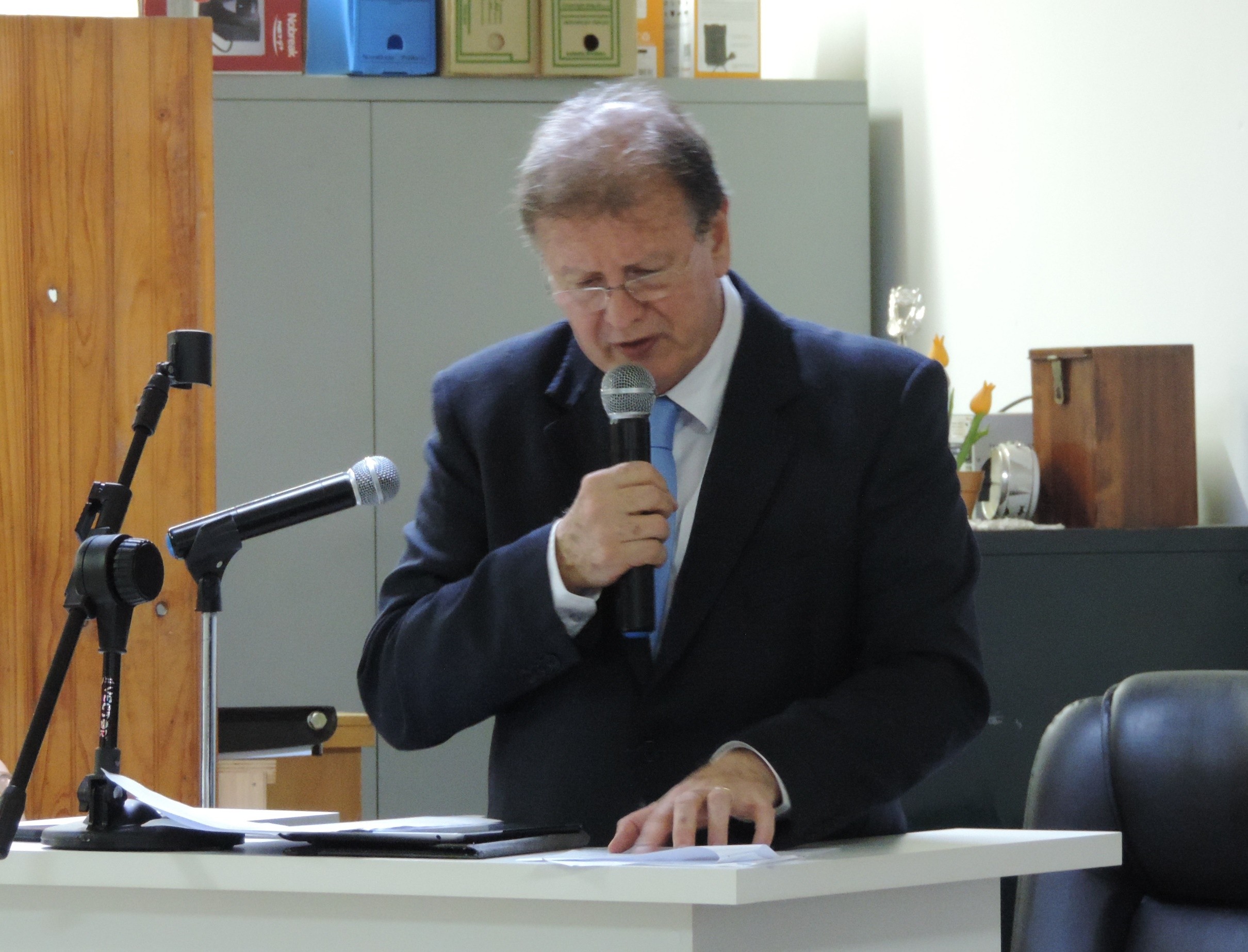 Vereador Roberto Melchiori solicita ao Executivo manutenção de ares-condicionados do Ambulatório Municipal de Saúde da Mulher "Take Toyota" 