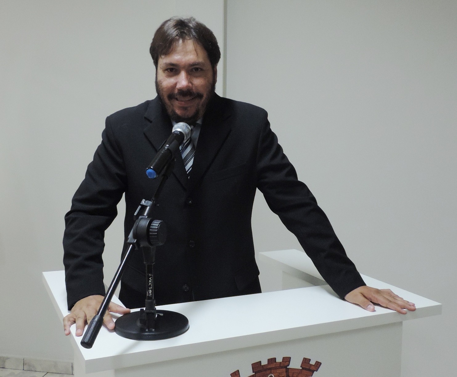 Vereador Douglas Alex solicita ao Executivo informação sobre reforma da UBS "Hermínio Ramazzini" no Jardim Santa Clara