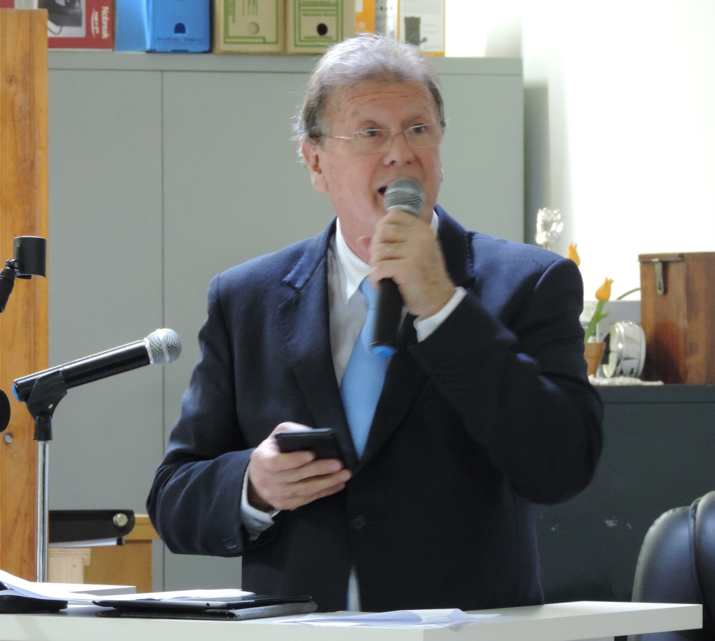 Vereador Roberto Melchiori solicita ao Executivo informação sobre paralisação de obra da usina de processamento de resíduos da construção civil