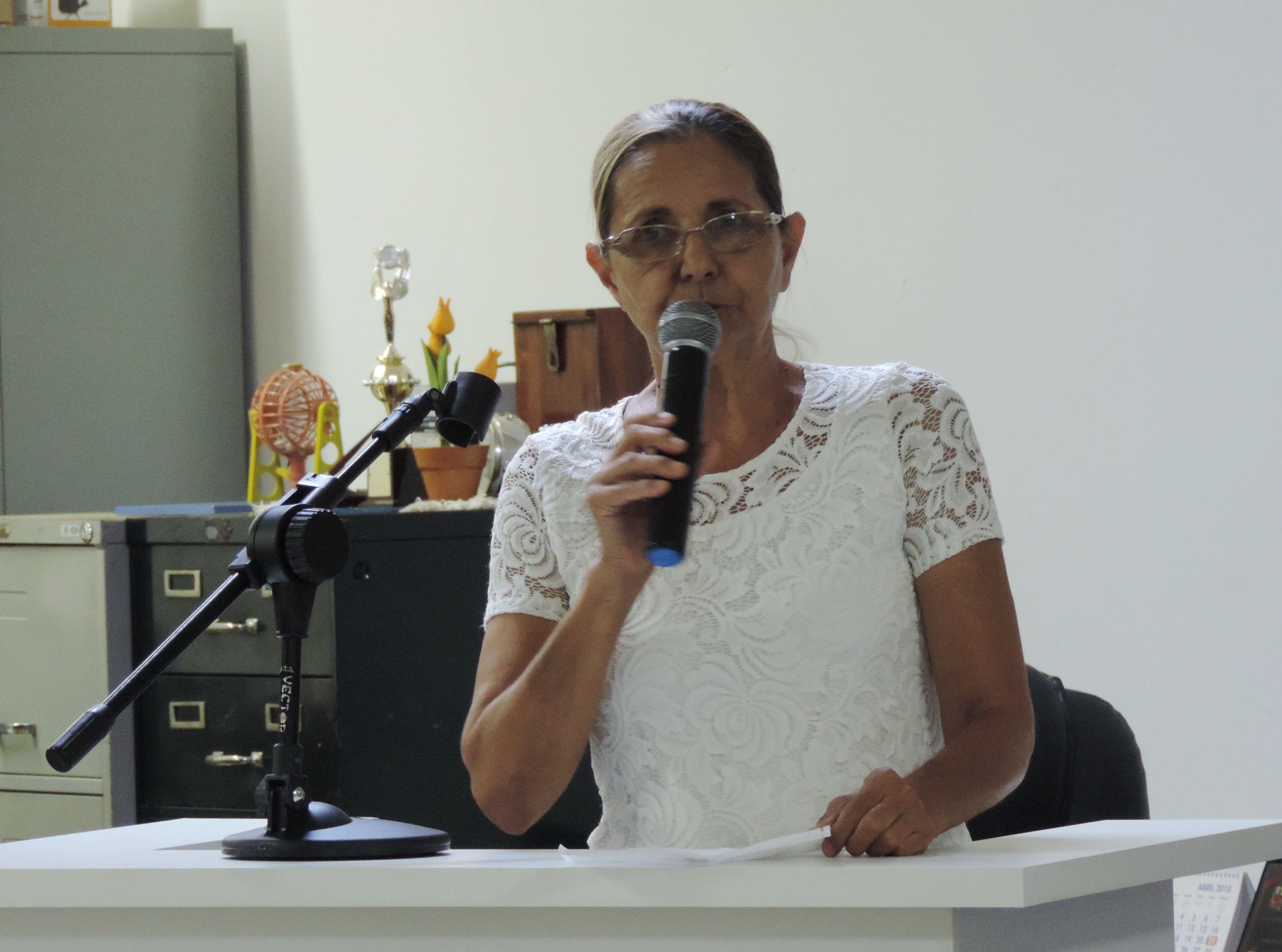 Vereadora Sônia Canato solicita ao Executivo reparos em ventiladores da Escola Municipal de Ensino Fundamental "Francisco Álvares Florence" 