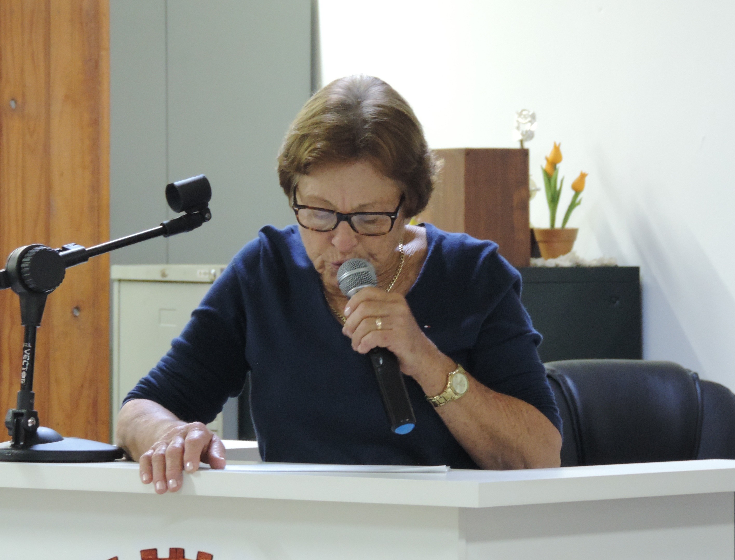 Legislativo aprova denominação do Centro Municipal de Castração como "Astrogilda Ferraz de Camargo"