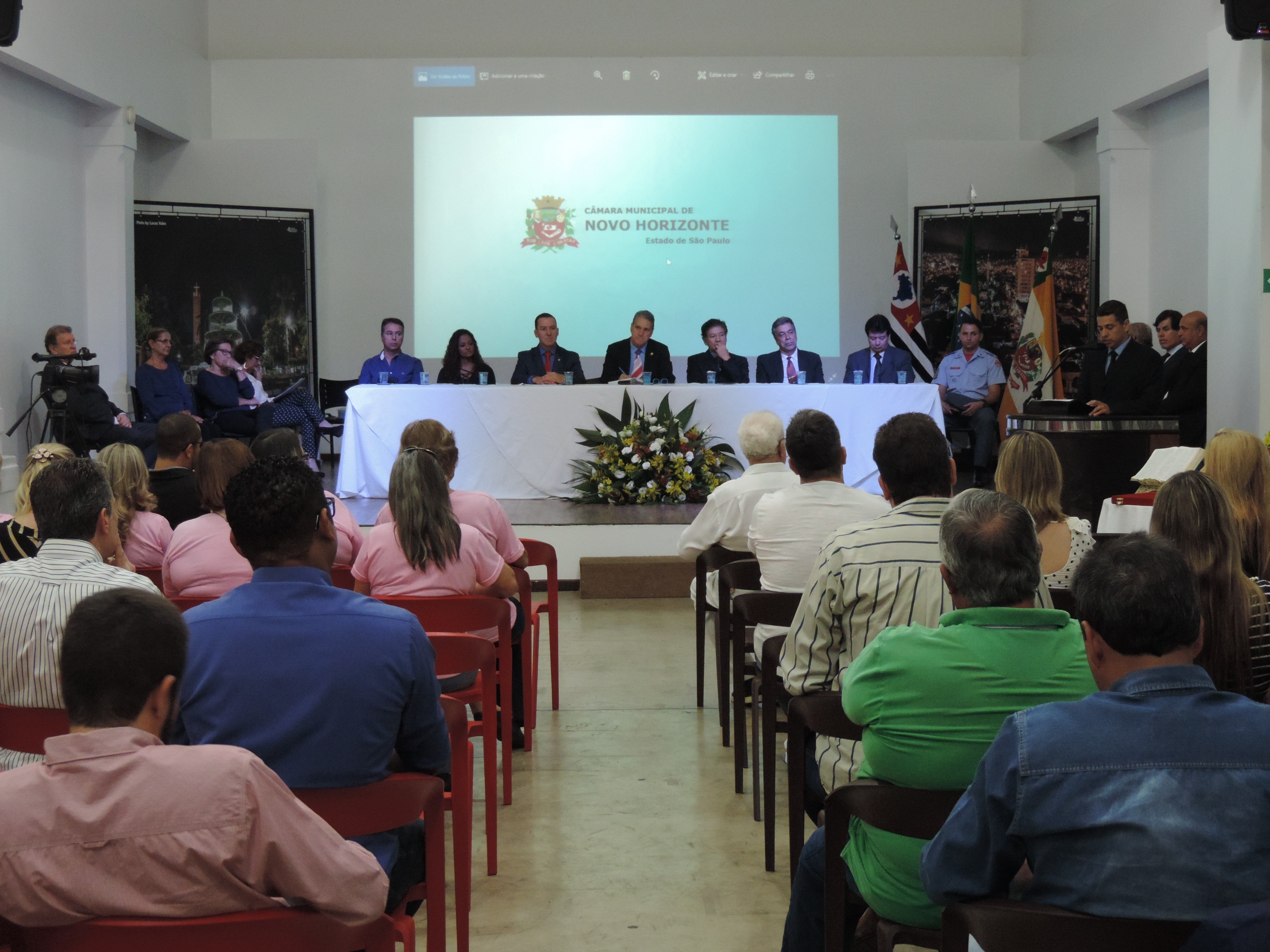 Câmara realizou Sessão Solene para entrega de Título de Cidadão Benemérito de Novo Horizonte ao deputado federal Vinícius Carvalho na última sexta-feira