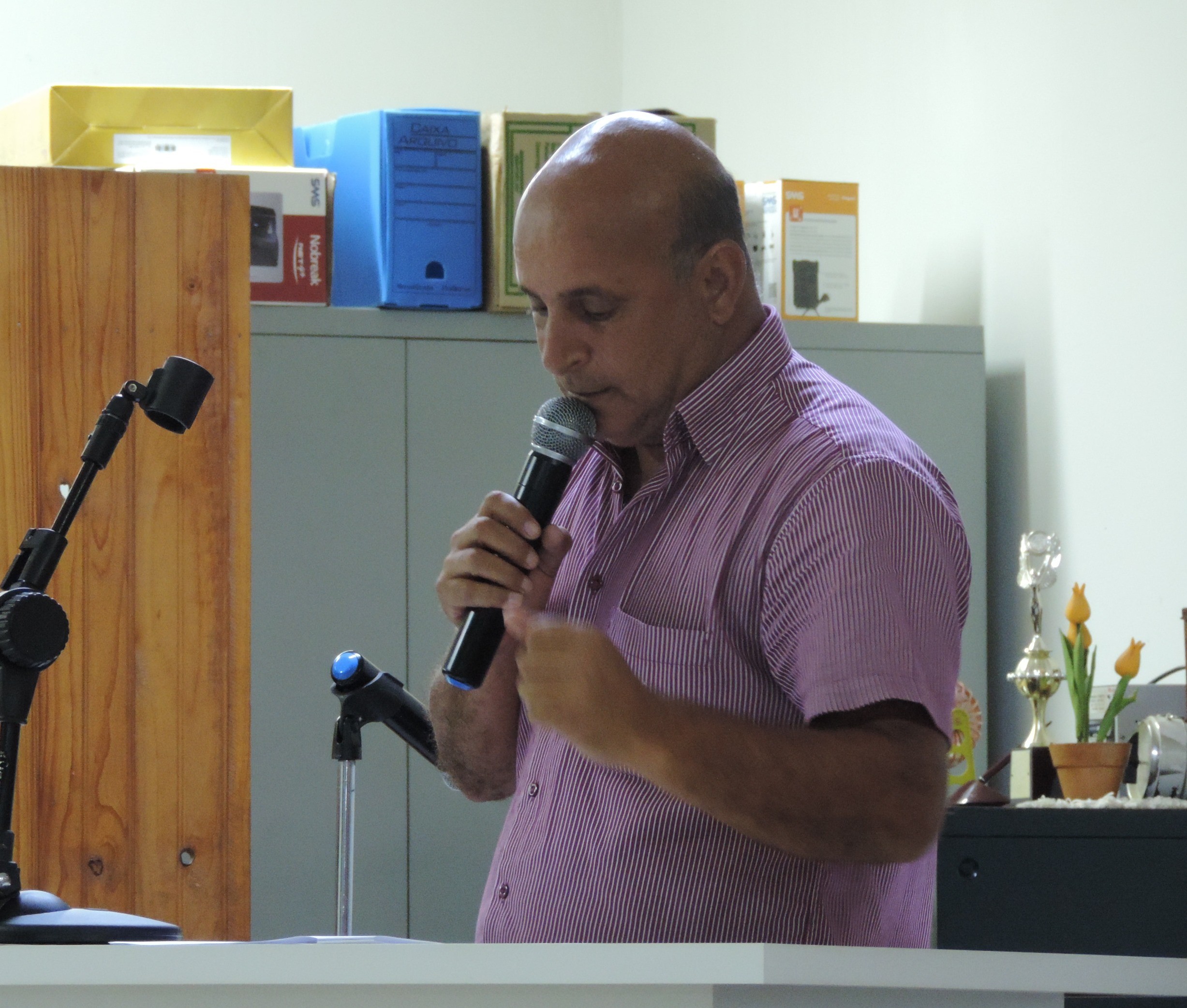 Vereador Ideval do Sinserp solicita ao Executivo e ao Secretário de Educação relatórios de tráfego de transporte escolar