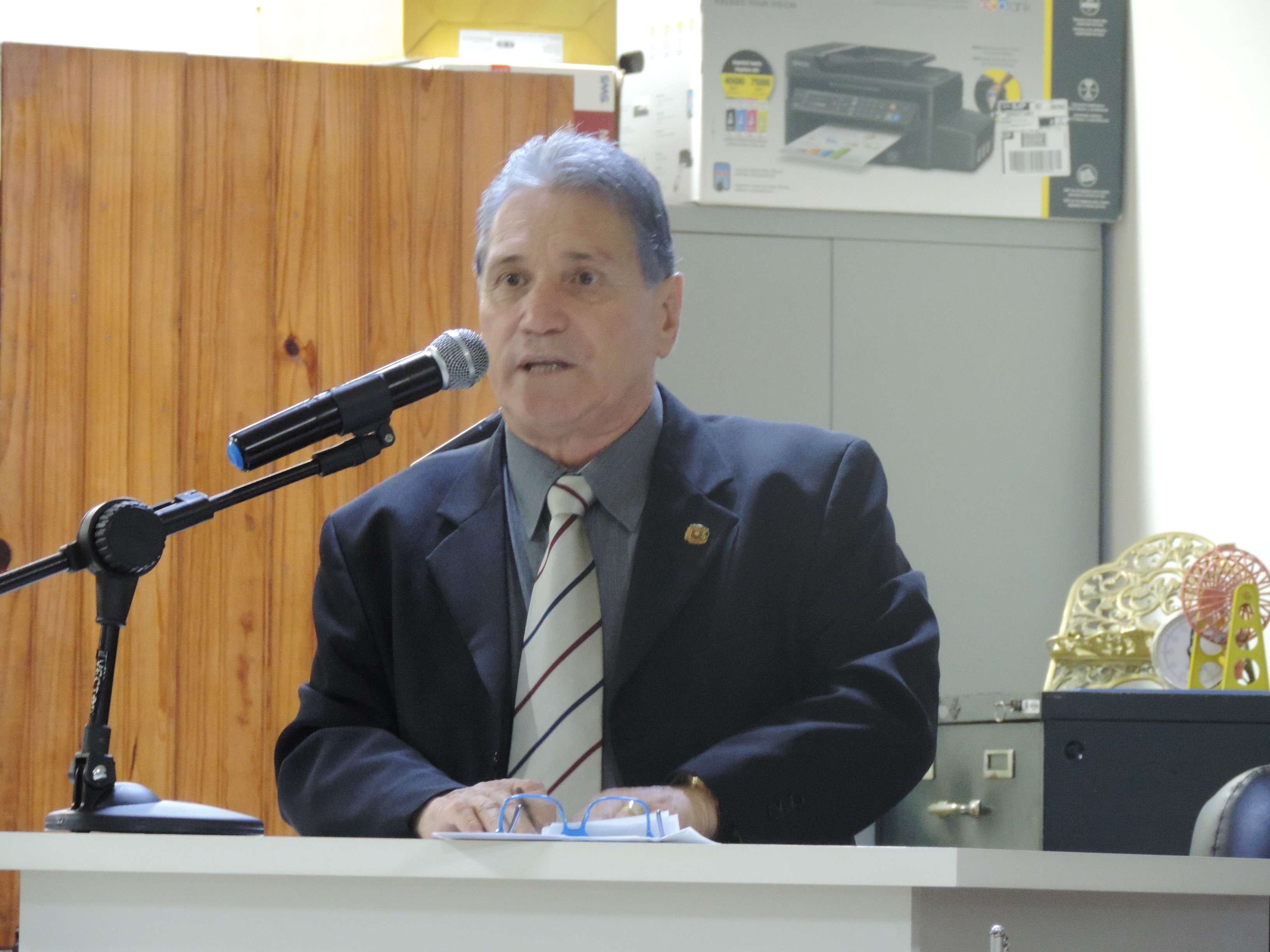 Vereador Nelsinho Luiz solicita ao Executivo motivo pelo qual não foi feita sinalização horizontal em vias recapeadas recentemente