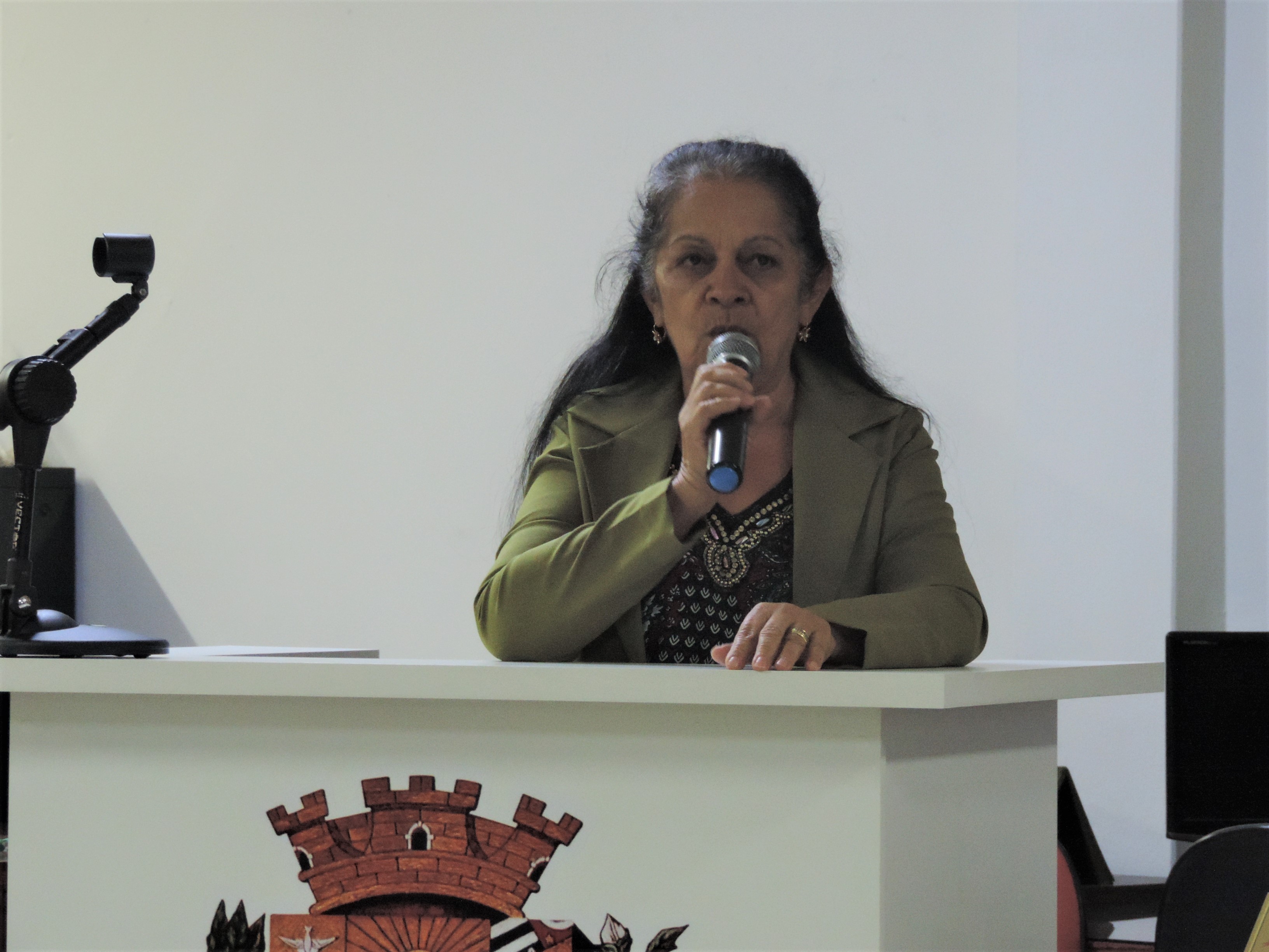 Vereadora Lúcia Andrioti solicita ao Executivo informações sobre tramites de empréstimo consignado dos servidores públicos 