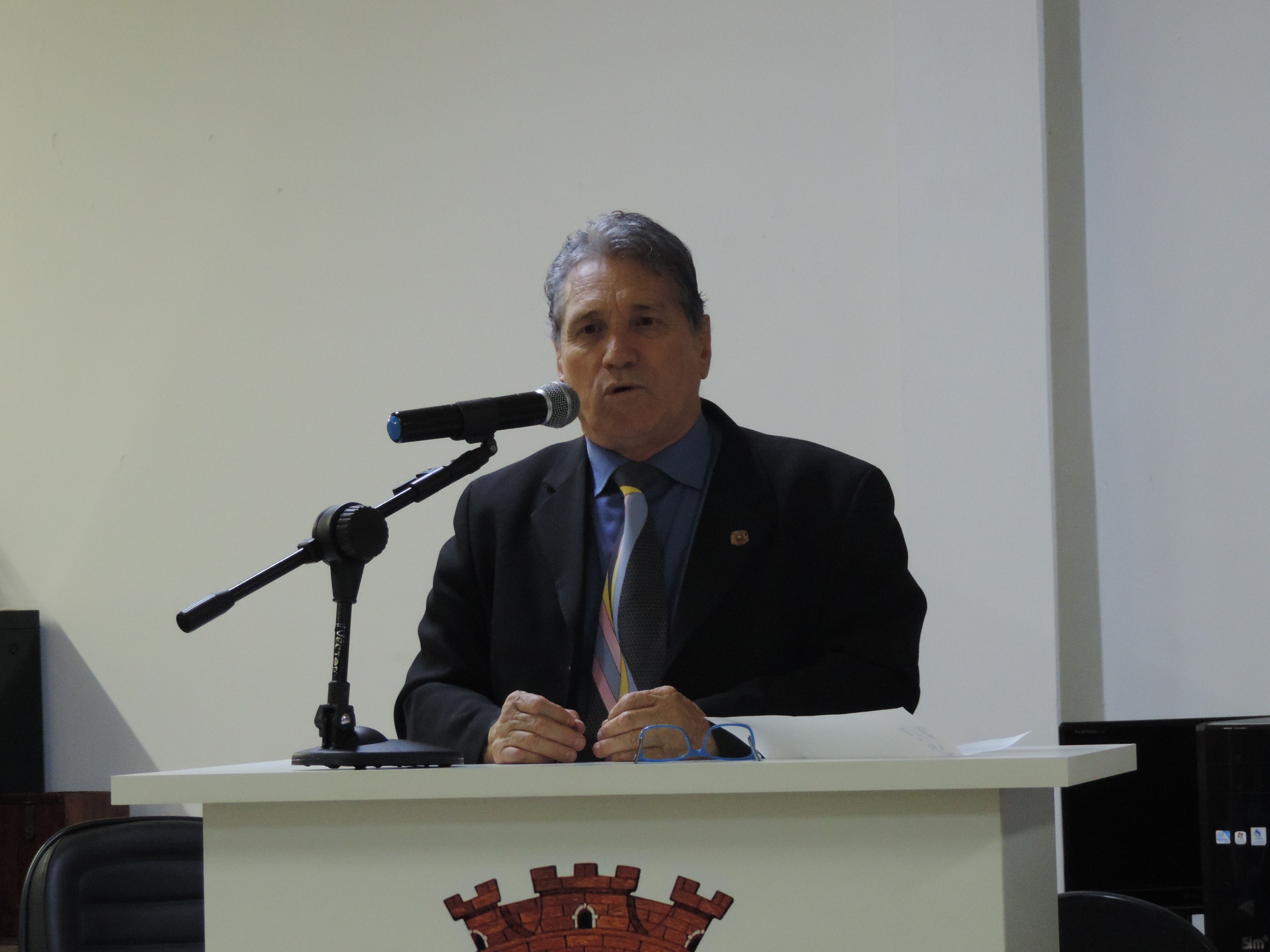 Vereador Nelsinho Luiz solicita ao Executivo nova passarela sobre o Córrego do Cardoso no Jardim América