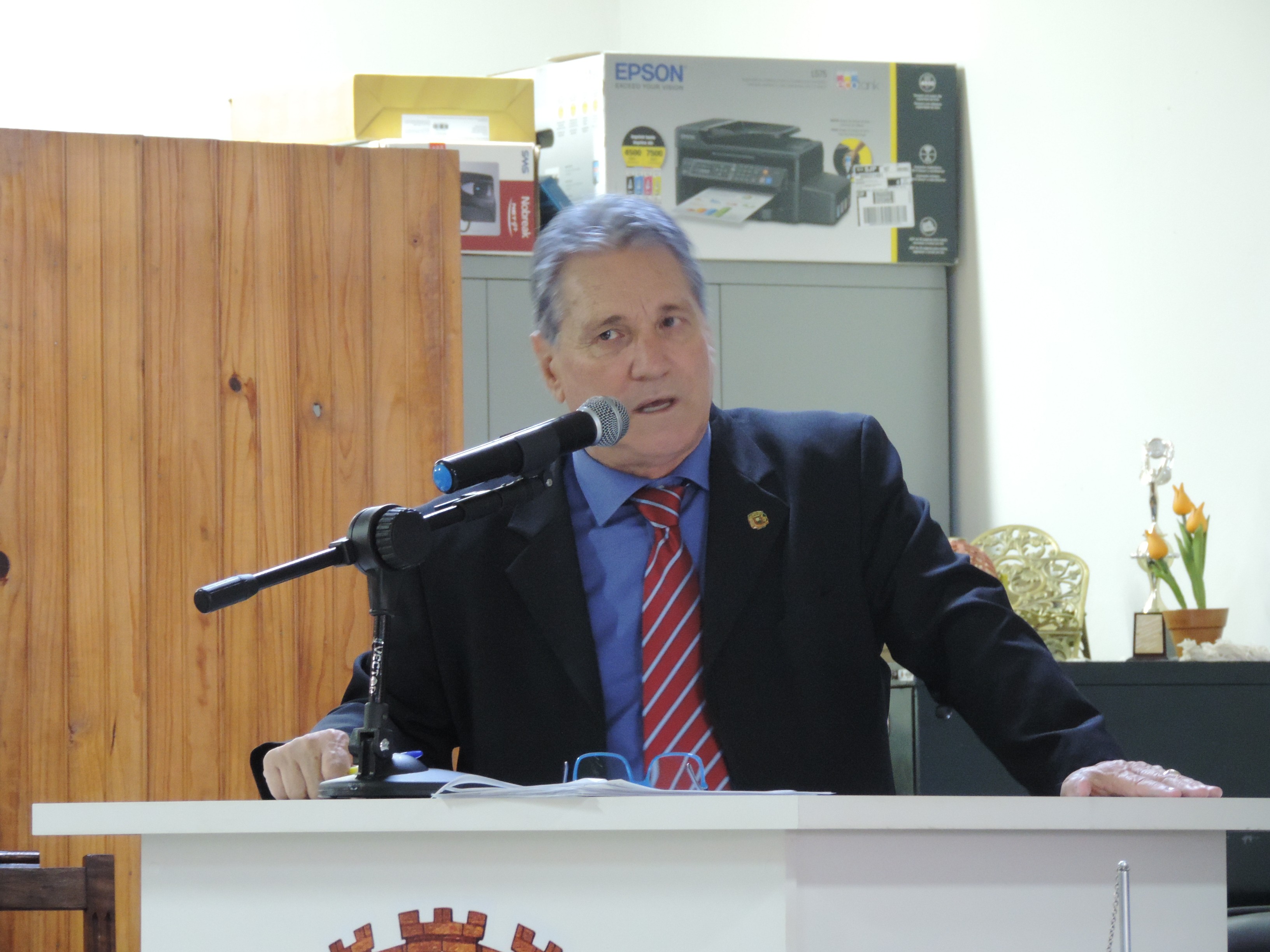 Vereador Nelsinho Luiz solicita ao Executivo informações sobre o Cemitério Municipal