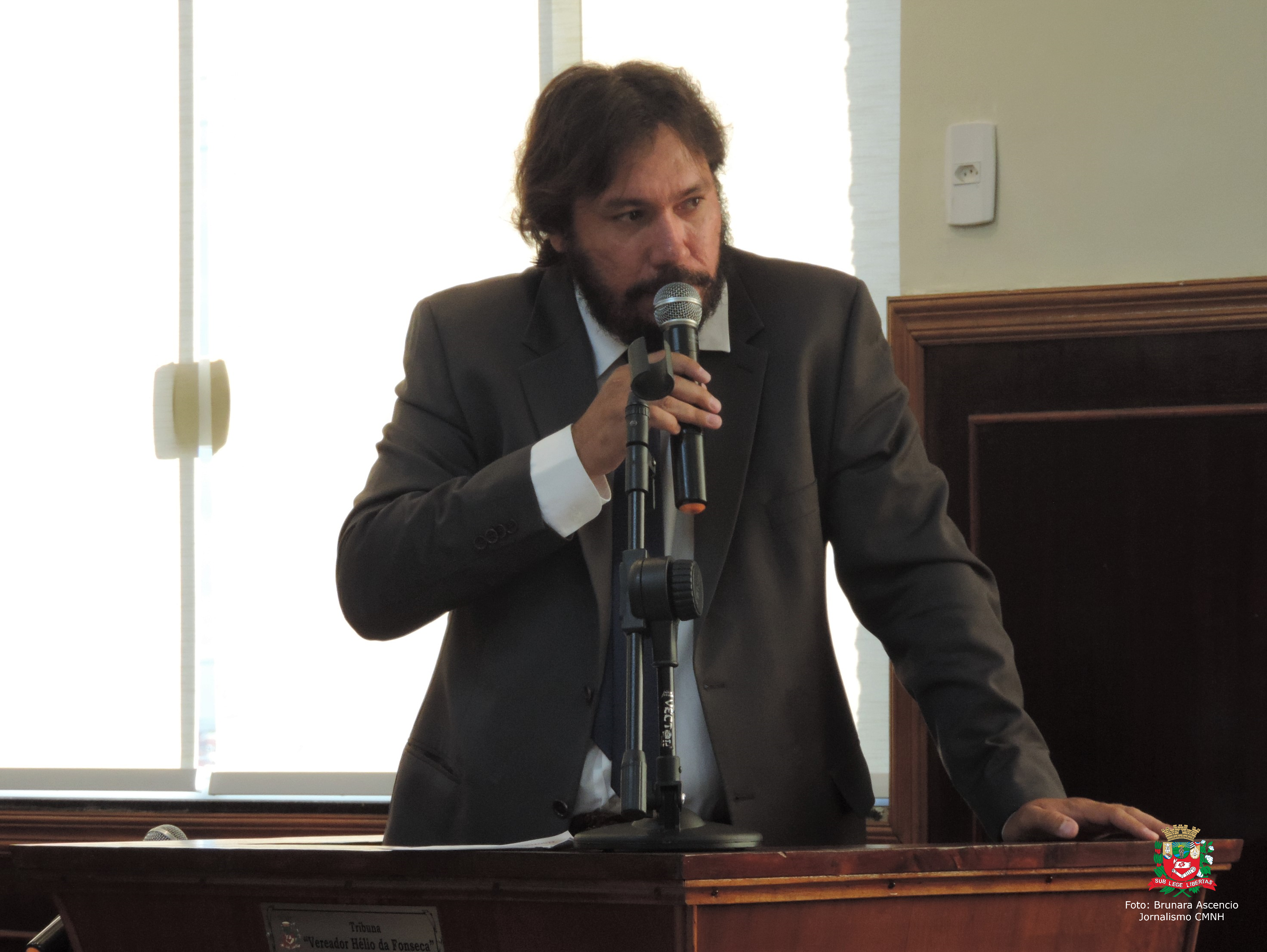 Vereador Locutor Douglas Alex solicita informações sobre vagas da Etec "Professora Marinês Teodoro de Freitas Almeida"