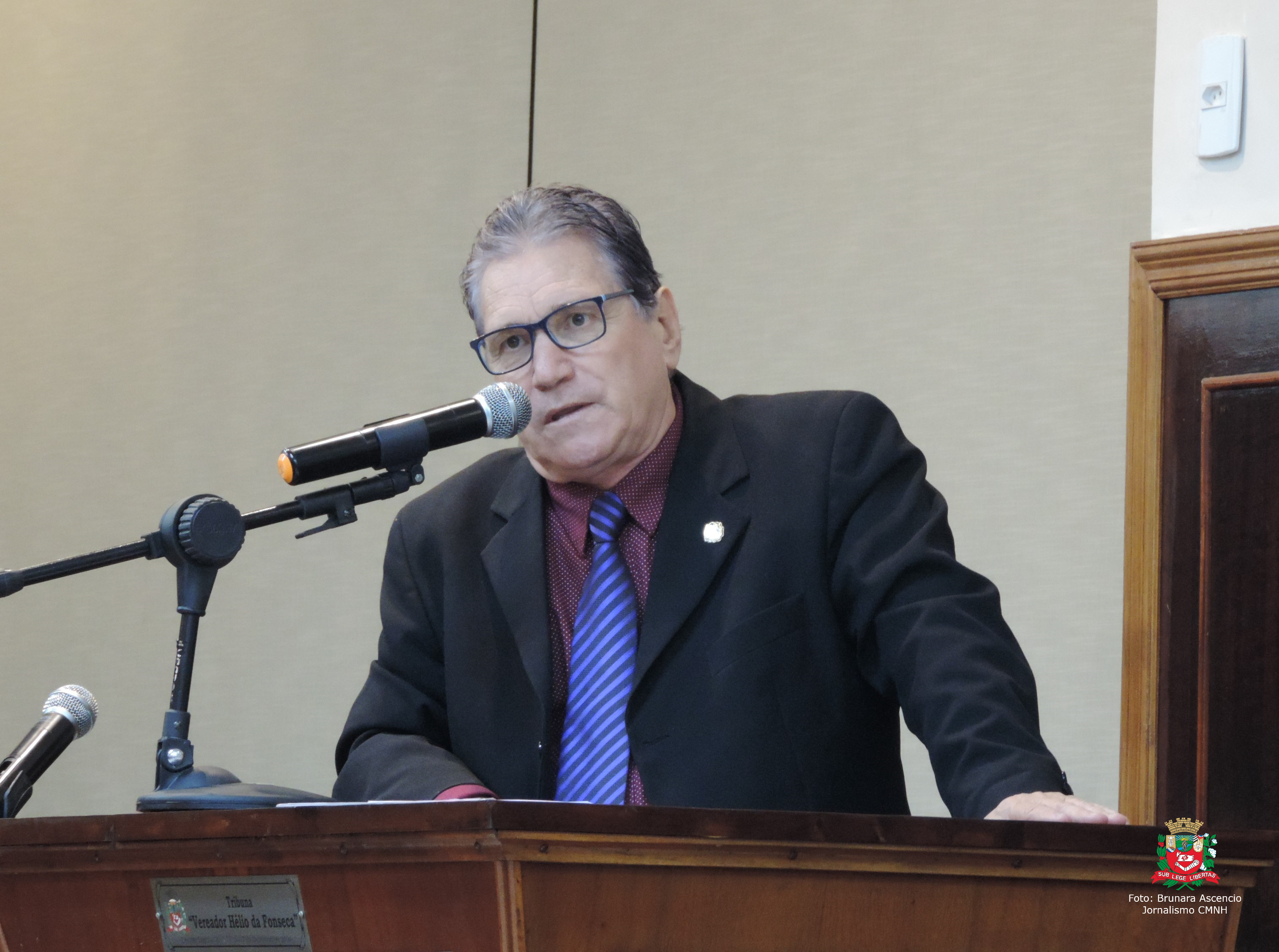 Vereador Nelsinho Luiz ao Executivo Municipal serviço de tapa-buracos em vias públicas do Parque Vila Real