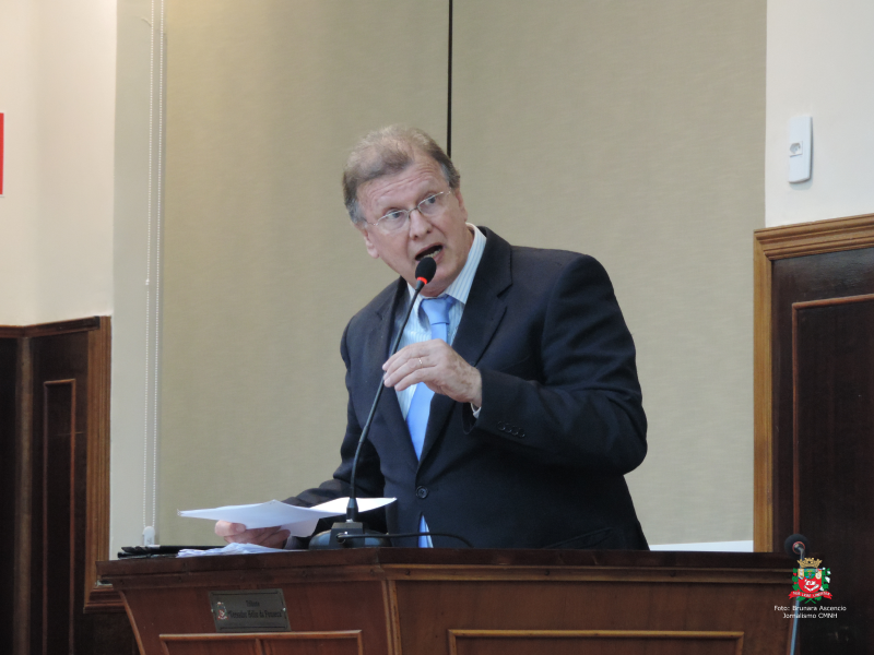 Vereador Roberto Melchiori solicita ao Executivo Municipal valor da despesa com energia elétrica do Paço Municipal