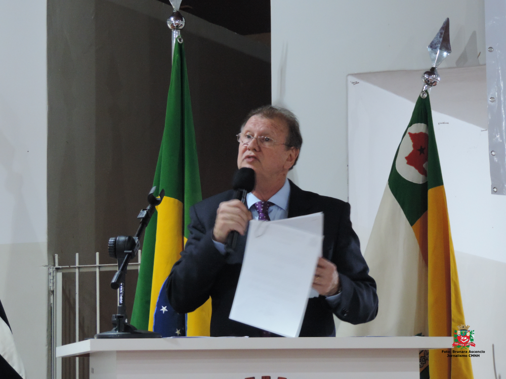 Vereador Roberto Melchiori solicita ao Executivo Municipal troca das lâmpadas convencionais para as de LED nos postes de toda a cidade