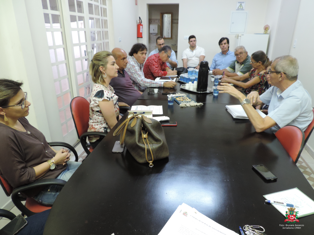 Câmara realiza reunião com gestores da Prefeitura para esclarecimentos sobre a aquisição do Castramóvel