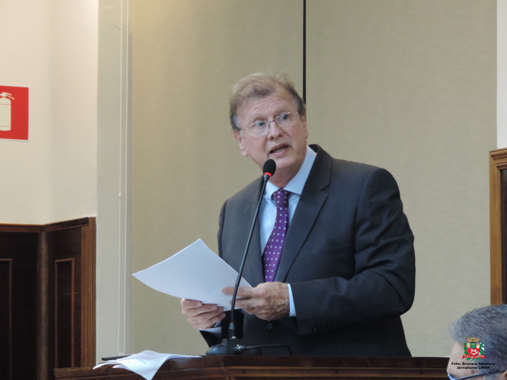 Vereador Roberto Melchiori reitera solicitação à Secretaria Municipal da Educação para reconstrução dos muros da EMEF "Manoel Roque" no Distrito de Vale Formoso