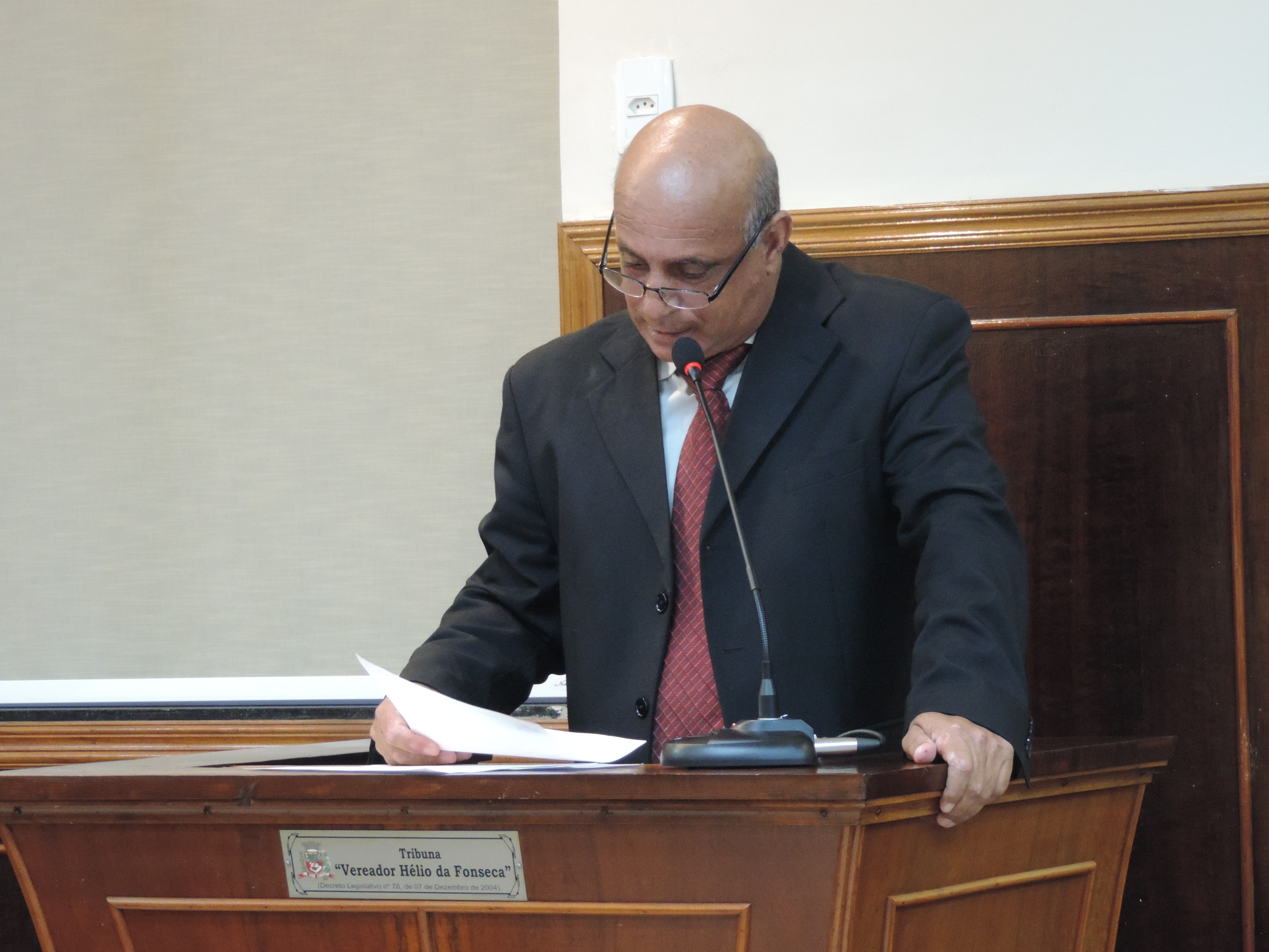 Vereador Ideval do Sinserp solicita ao Executivo Municipal e à Secretaria Municipal de Educação informações sobre a EMEF "Profª Nilva Dalbello de Lima"