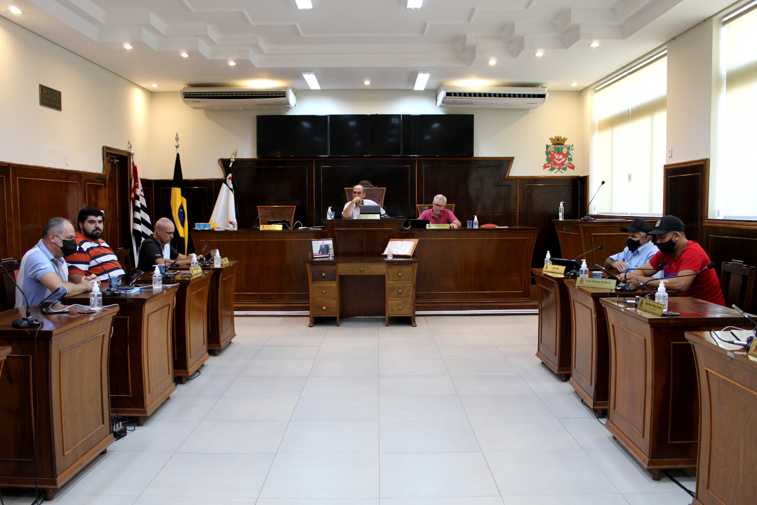 Legislativo realizou reunião com o Secretário de Educação para tratar sobre aquisição de três ônibus usados para o transporte escolar