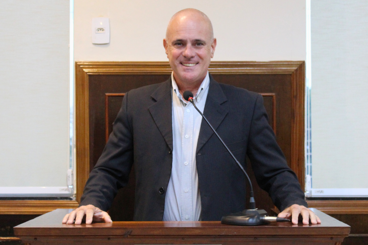 Vereador Kall Rigamonti solicita ao Prefeito Fabiano Belentani elaboração de Projeto que garanta direito do servidor se ausentar do trabalho para acompanhar filho doente sem desconto no salário