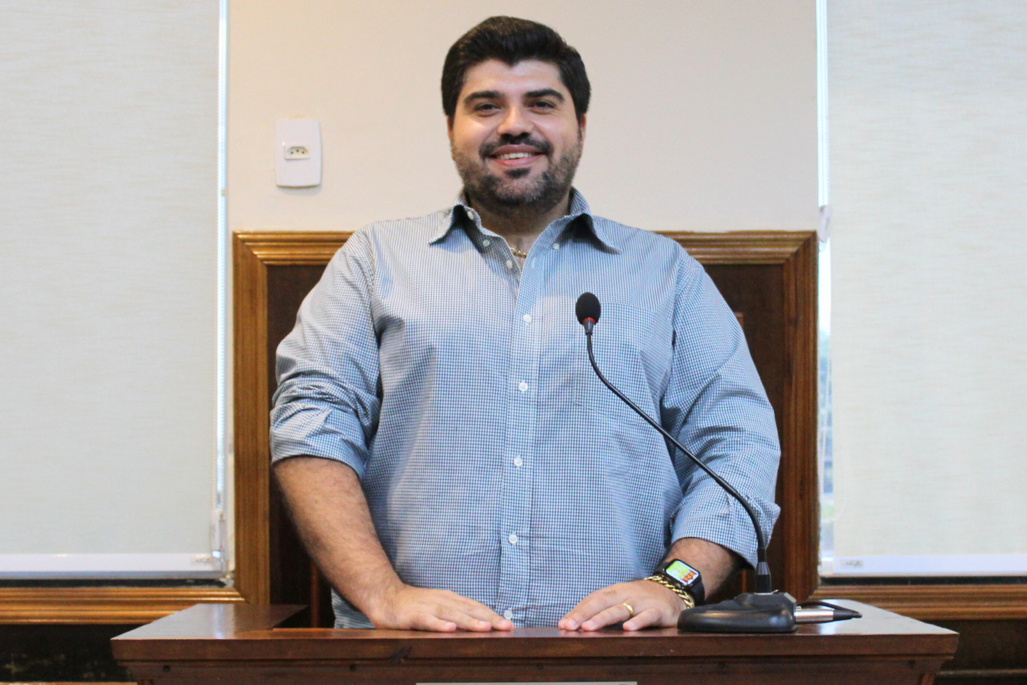 Vereador Raí Ascêncio solicita ao Prefeito Fabiano Belentani possibilidade de solucionar problemas de transmissão do sinal da Rede Vida e Rede TV na TV aberta no Município  