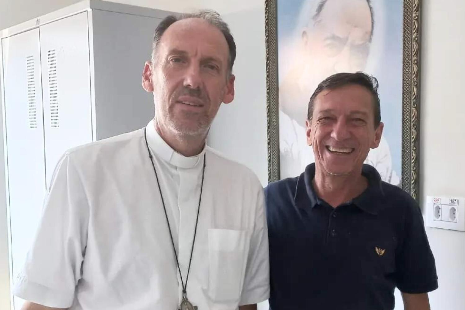 Vereador Vasquinho concede Diploma "Construtor do Bem" ao Padre Carlos Umberto Franquim