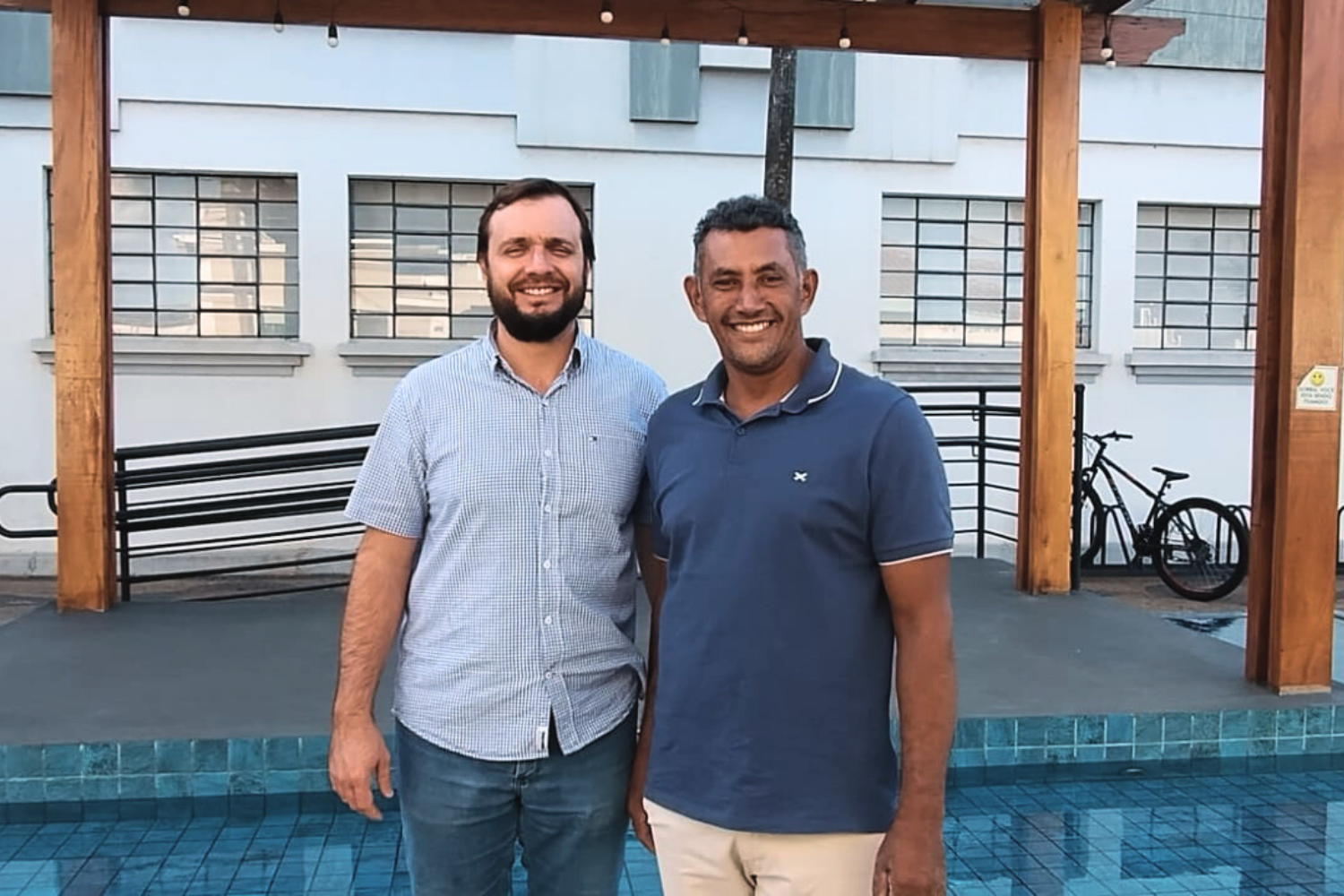 Vereador Pastor Arnaldo concede Diploma "Construtor do Bem" a Eduardo Aparecido da Silva Galindo