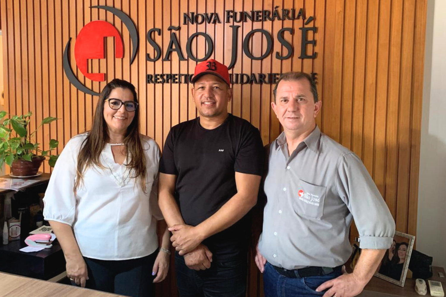 Vereador Carlos Henrique BGO apresenta Moção de Aplausos à Nova Funerária São José pelos seus 20 anos de dedicação aos serviços funerários