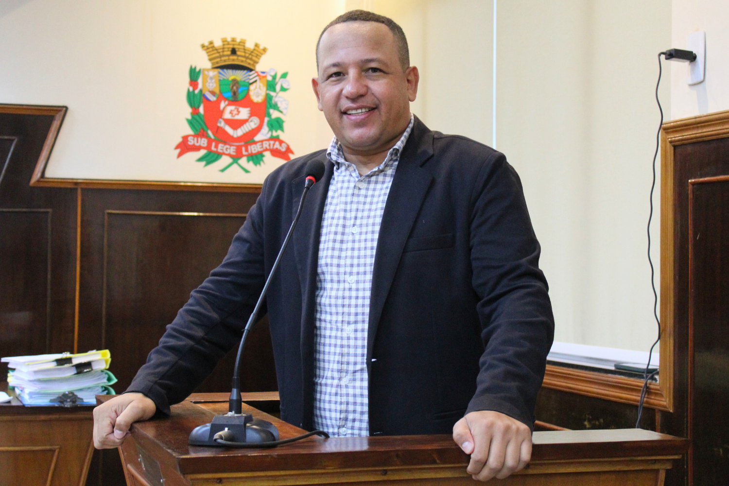 Vereador Carlos Henrique BGO solicita ao Executivo Municipal criação de projeto para abrigar mulheres vítimas de violência doméstica