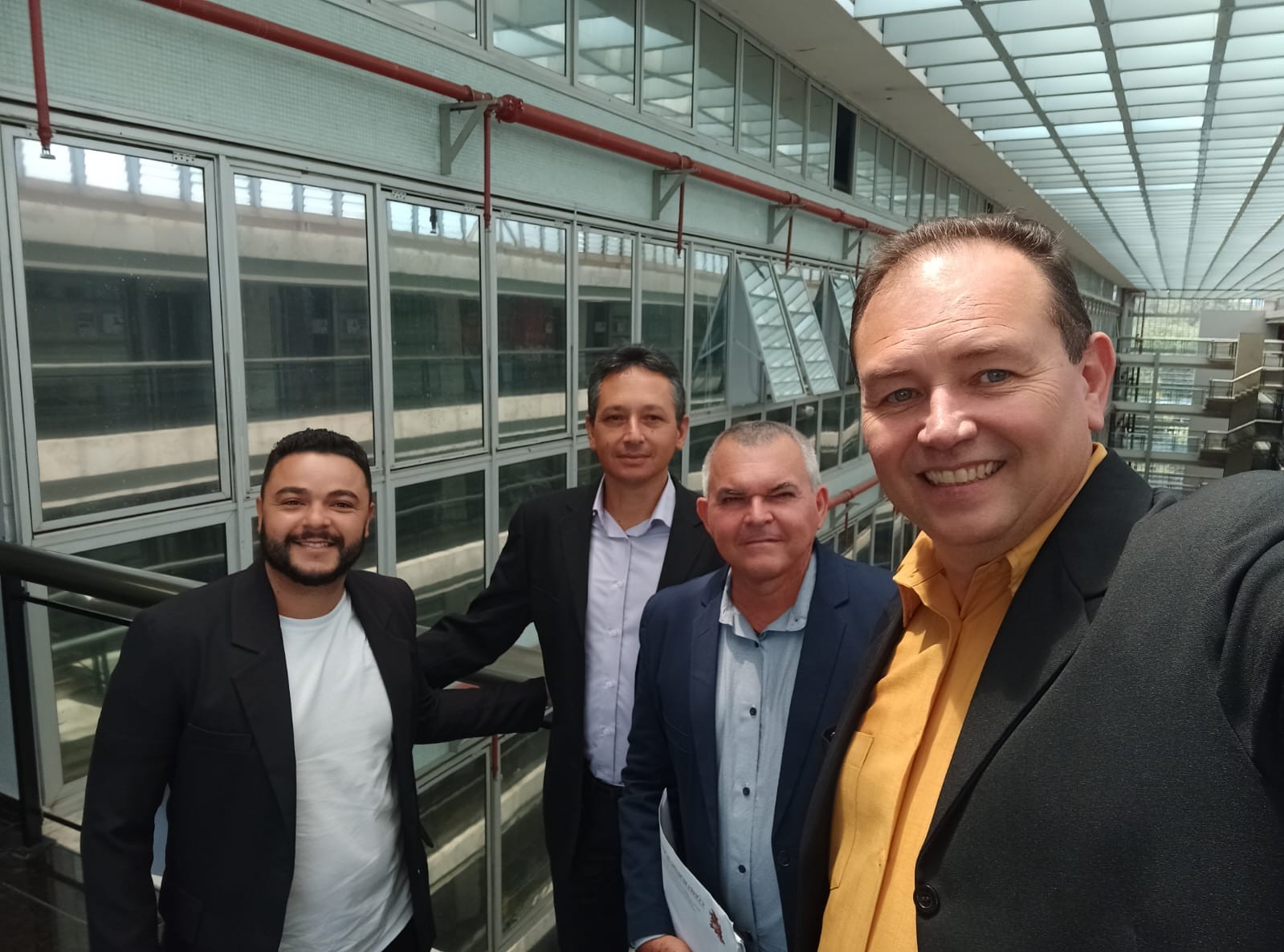 Vereadores Policial Miron, Zé Ronaldo, Alan Cosme e Leandro Nacimbeni participaram de reuniões com Deputados Estaduais na Alesp em busca de recusos para o Município