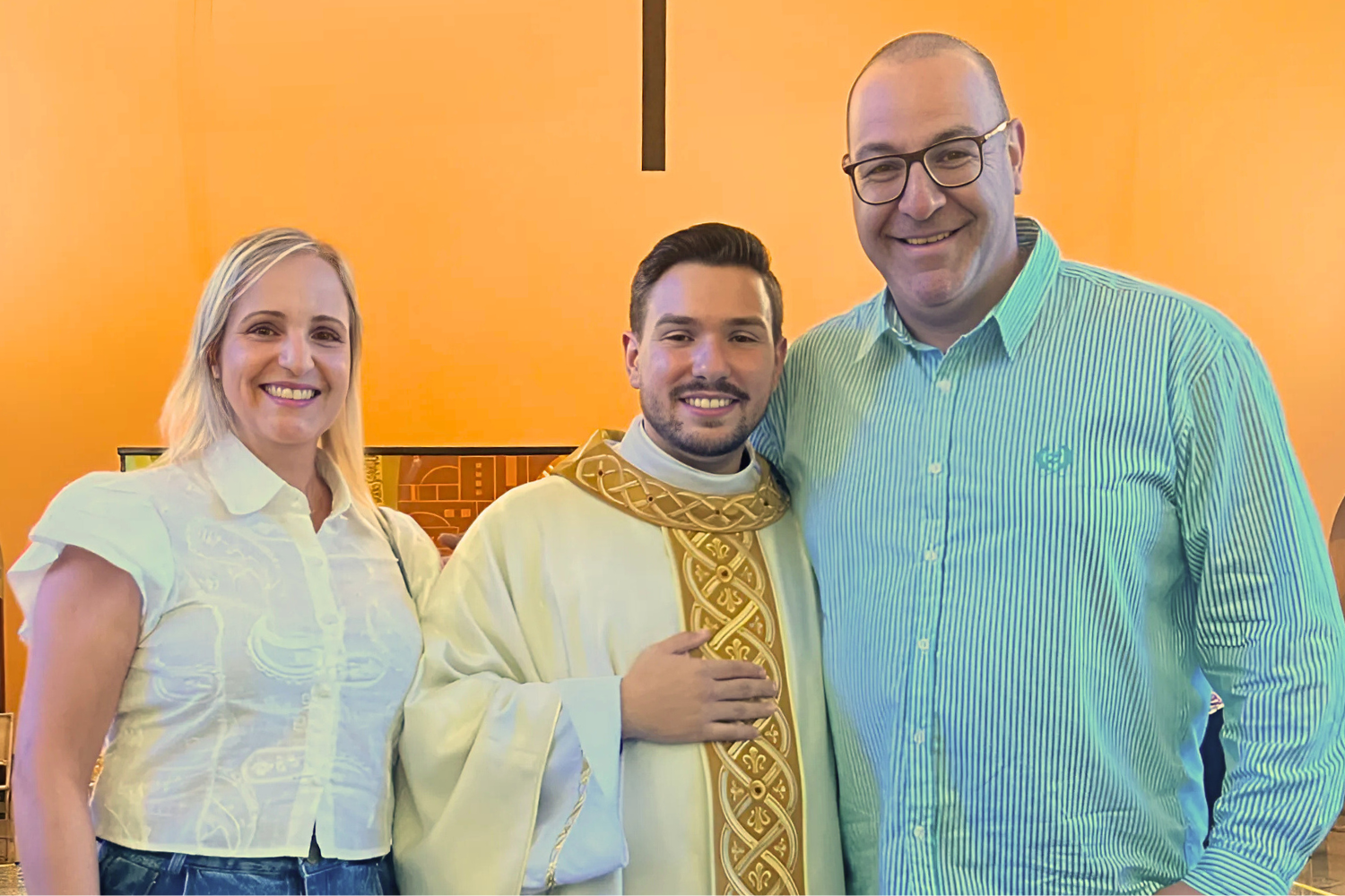 Vereador Amilcar Raphe apresenta Moção de Congratulações ao Padre João Victor Possetti Rocha pela sua ordenação presbiteral