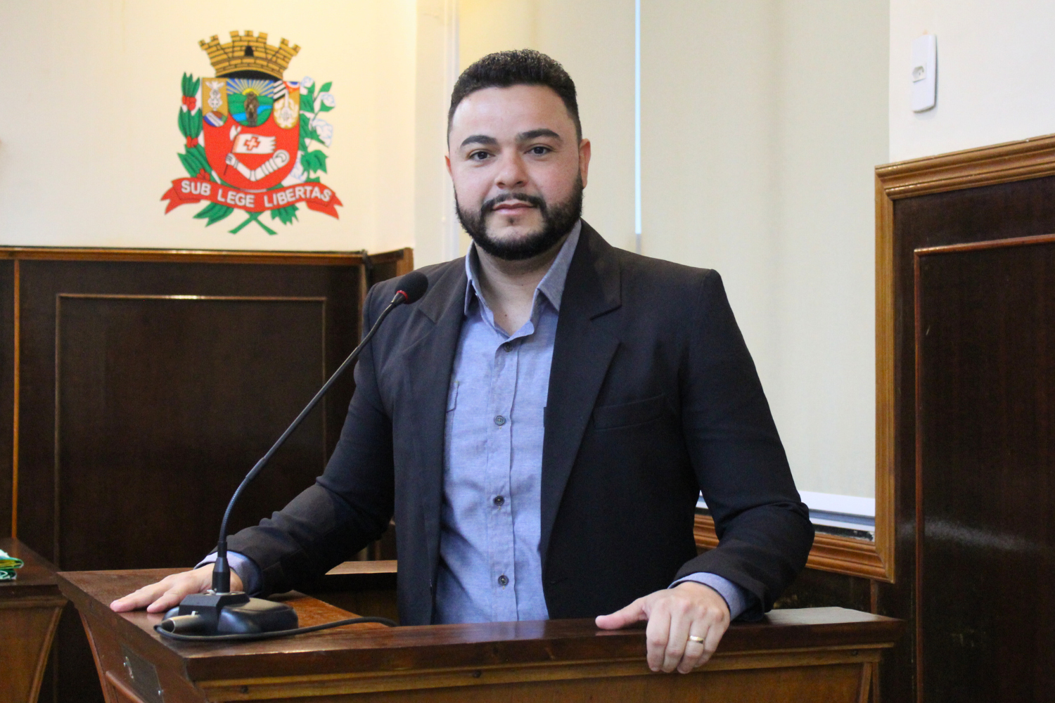 Vereador Alan Cosme solicita ao Executivo Municipal calçamento ao redor da igreja do Bairro Rural Porto Ferrão 