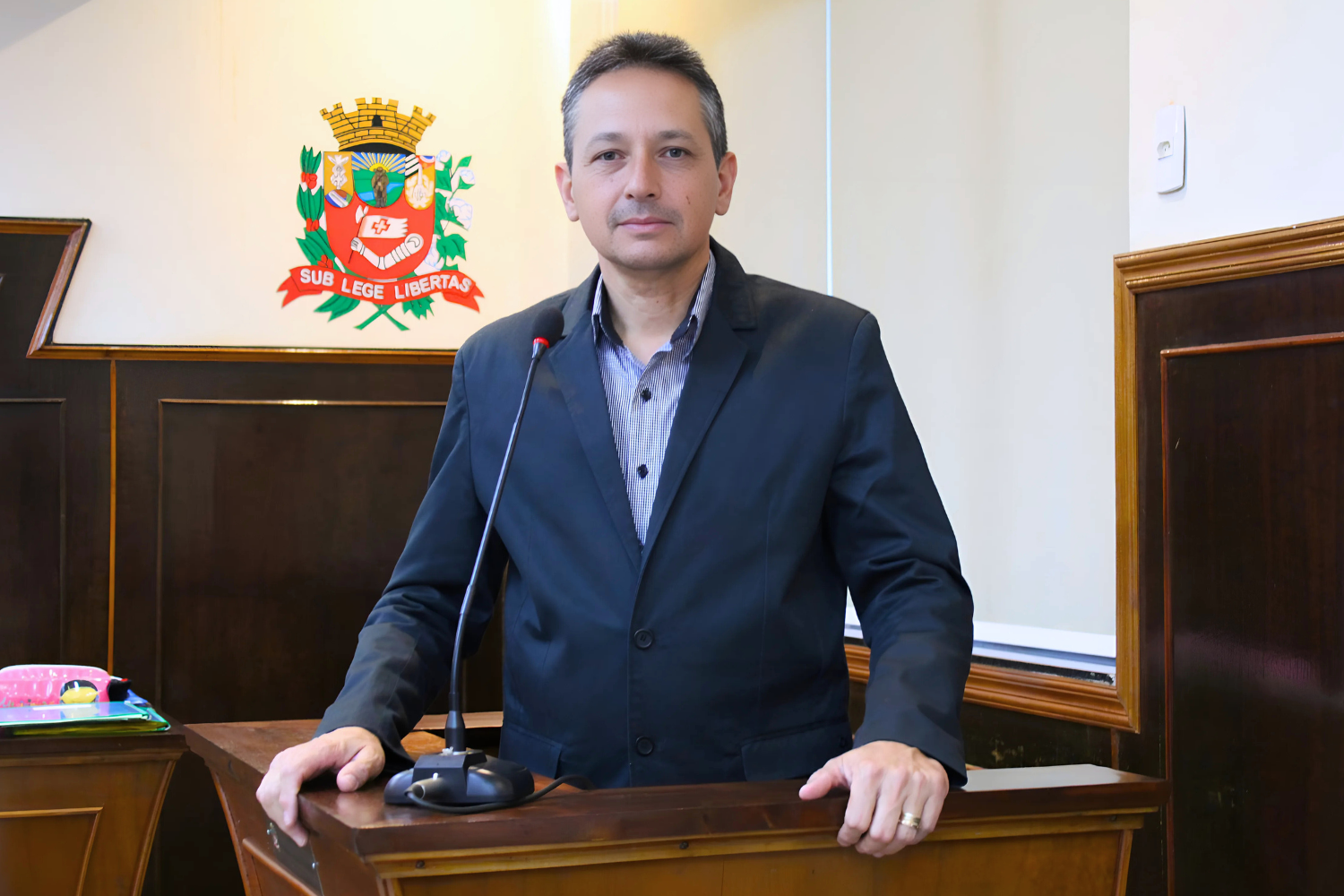 Vereador Zé Ronaldo apresenta Moção de Aplausos ao Subtenente da Polícia Militar João Henrique Arosti em reconhecimento ao trabalho exemplar desenvolvido em prol da Educação para o trânsito e da preservação da vida