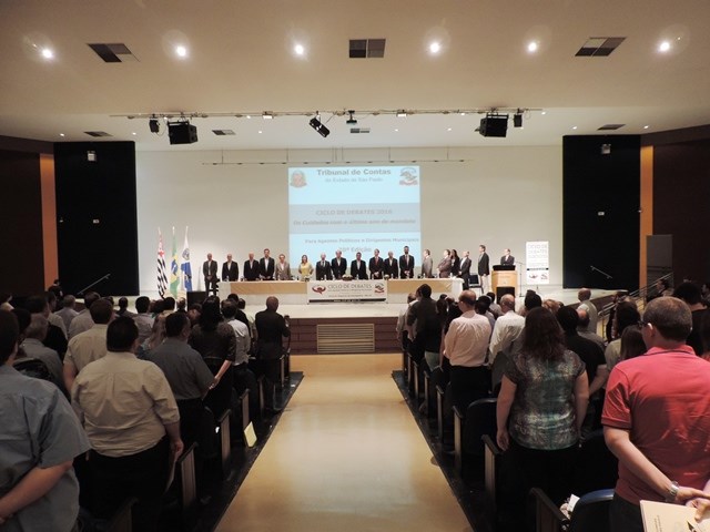 Vereadores e servidores da Câmara participam de Ciclo de Debates do Tribunal de Contas em Araraquara